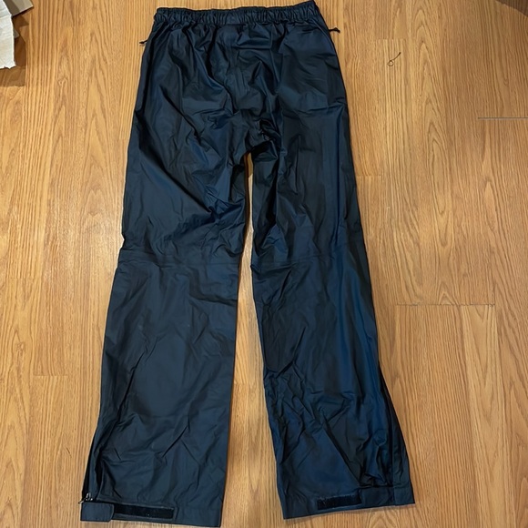 The North Face Women’s XS Short Rain Pants with DryVent Technology - Picture 12 of 16
